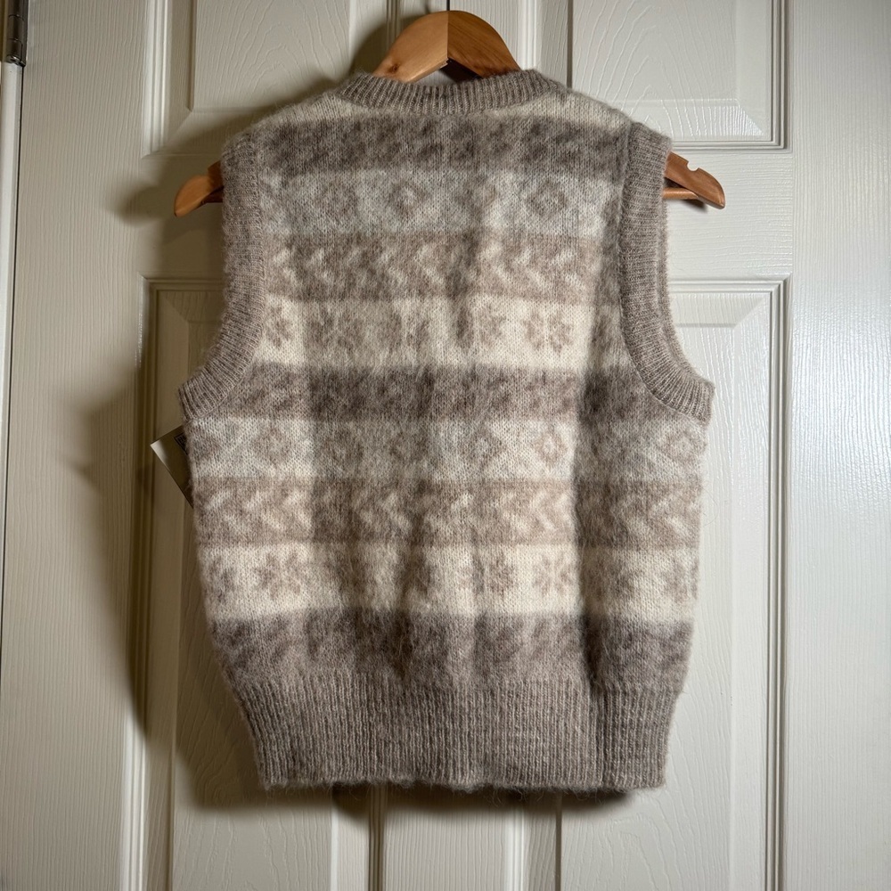 Vintage Hilda 100% Pure Wool Icelandic Button Front Sweater Vest Ladies Size XS - Picture 8 of 12